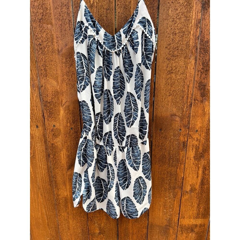 Izzy & Lola Leaf Print Romper Blue White Lace Trim Size S EUC
